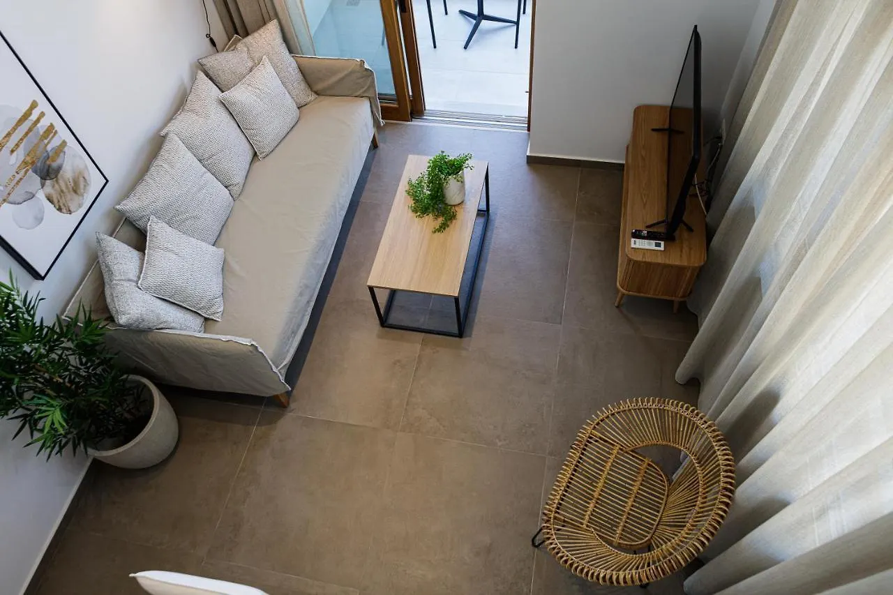 **** מלון העיירה רתימנו North Coast Seaside Suites יוון
