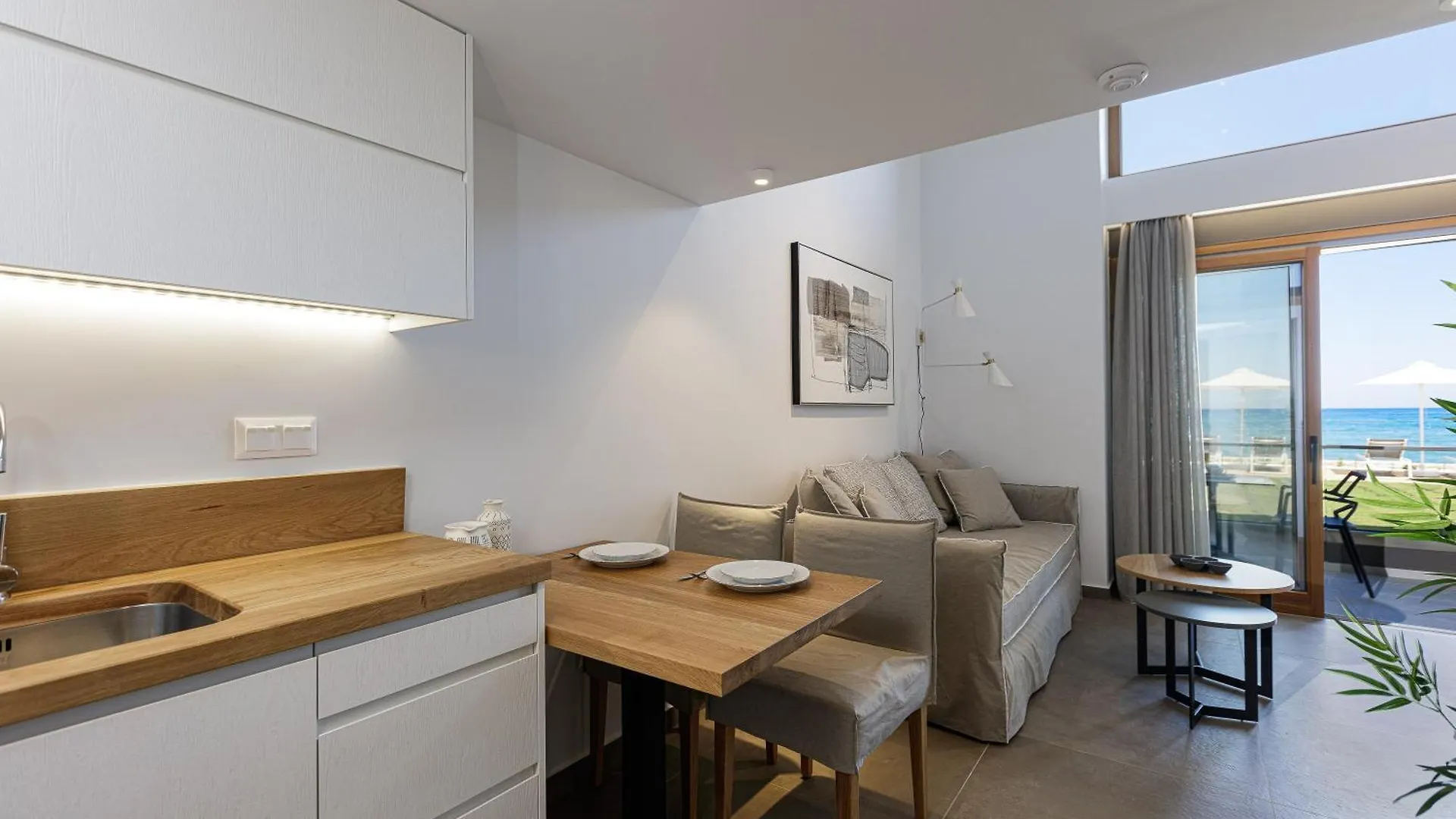 העיירה רתימנו North Coast Seaside Suites